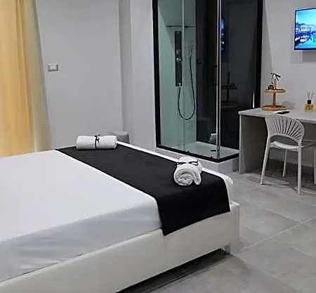 Movida מלון